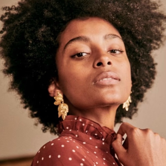 Sezane Bianca gold leaf drop earrings RARE - Picture 9 of 11